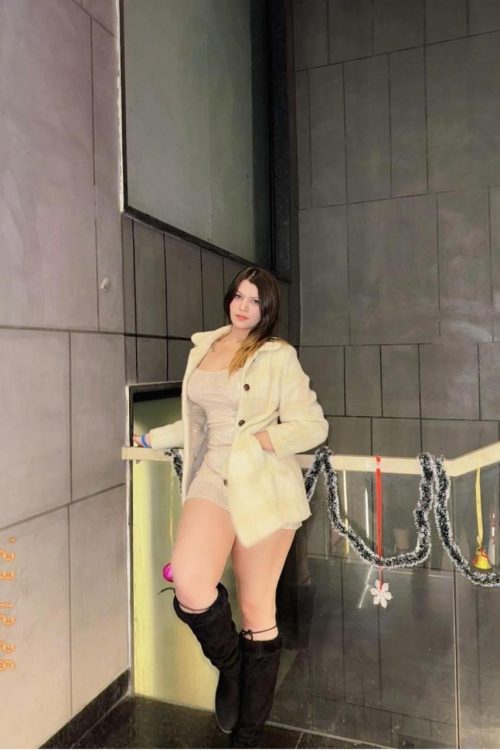 outcall companion escort for dinner date in Karachi