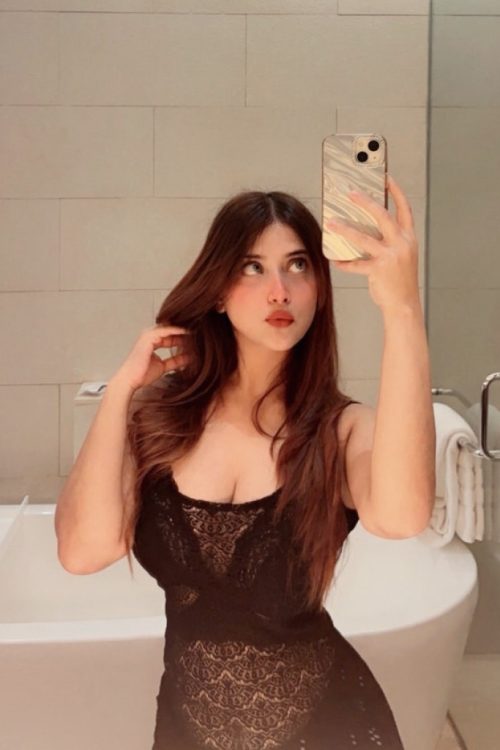 Petite brunette escort girl Karachi